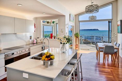 Photo of property in 25 Sunset Parade, Plimmerton, Porirua, 5026