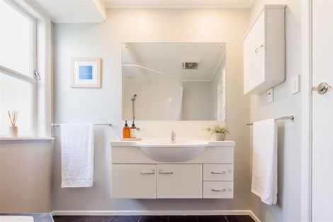 Photo of property in 9 Callender Terrace, Paraparaumu Beach, Paraparaumu, 5032