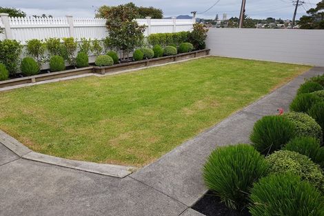 Photo of property in 12 Dallinghoe Crescent, Milford, Auckland, 0620