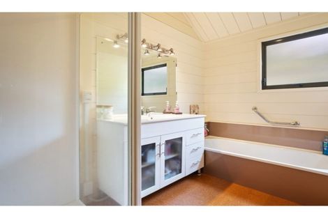 Photo of property in 1 Logan Road, Paeroa, 3600