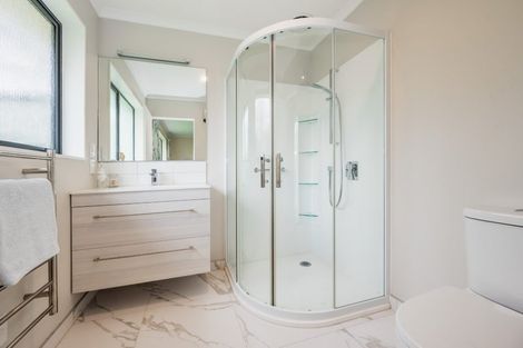 Photo of property in 2 Charnwood Grove, Waikanae, 5036