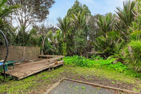 Photo of property in 1099 Scenic Drive North, Swanson, Auckland, 0816