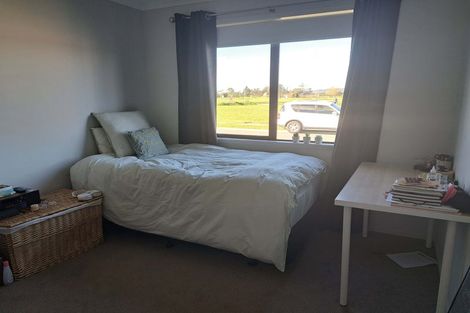 Photo of property in 28 Raynor Crescent, Pyes Pa, Tauranga, 3112