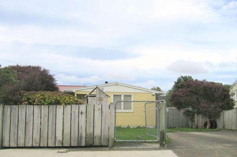 Photo of property in 32 Davidson Crescent, Tawa, Wellington, 5028