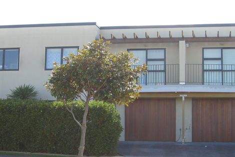 Photo of property in 21 Gunner Drive, Te Atatu Peninsula, Auckland, 0610