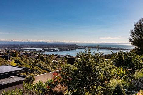 Photo of property in 170a Moncks Spur Road, Mount Pleasant, Christchurch, 8081