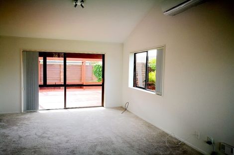 Photo of property in 30 Glucina Avenue, West Harbour, Auckland, 0618