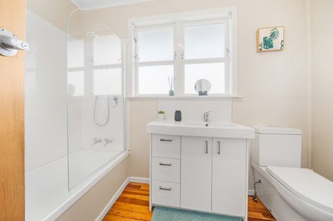 Photo of property in 24 Omapere Street, Waitangirua, Porirua, 5024