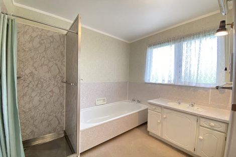 Photo of property in 1/2 Poseidon Place, Half Moon Bay, Auckland, 2012