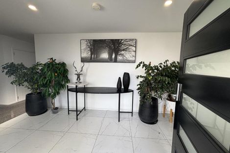 Photo of property in 9 Cooke Farm Grove, Waiwhakaiho, New Plymouth, 4312