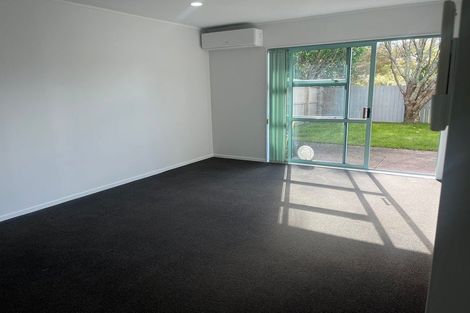 Photo of property in 2/7 Marbeth Court, Botany Downs, Auckland, 2010