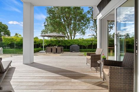 Photo of property in 52 Walton Street, Red Beach, 0932