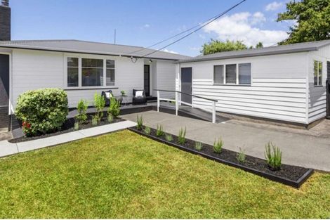 Photo of property in 32 Neil Avenue, Te Atatu Peninsula, Auckland, 0610