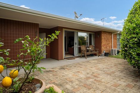 Photo of property in 5a Clare Street, Cambridge, 3434