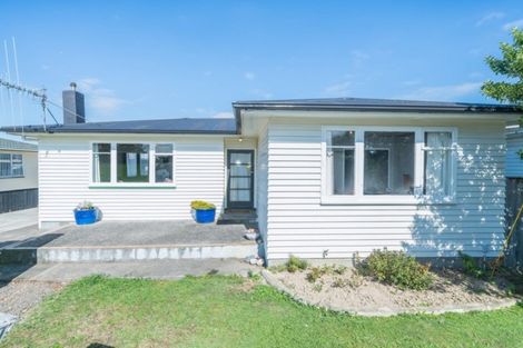 Photo of property in 14 Ellesmere Crescent, Highbury, Palmerston North, 4412