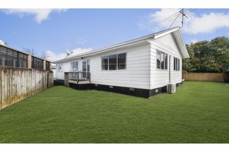 Photo of property in 12a Hinton Place, Weymouth, Auckland, 2103