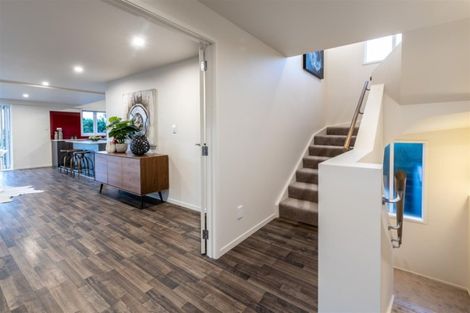 Photo of property in 16 Ridge Road, Waiake, Auckland, 0630