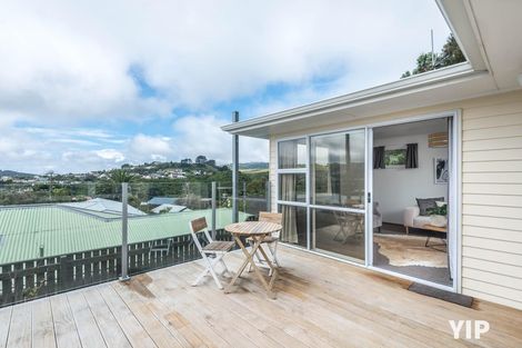 Photo of property in 5 Catherine Crescent, Paparangi, Wellington, 6037