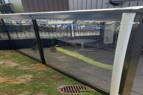 Photo of property in 1/60 Hepburn Road, Glendene, Auckland, 0602