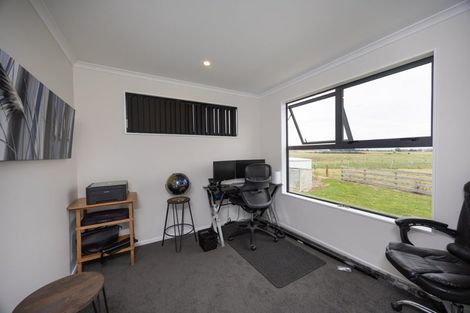 Photo of property in 567 Lethbridge Road, Halcombe, 4775