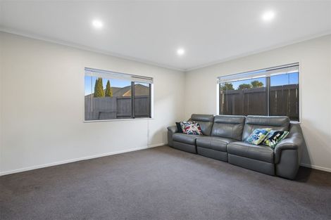 Photo of property in 37 Whitney Place, Rototuna North, Hamilton, 3210