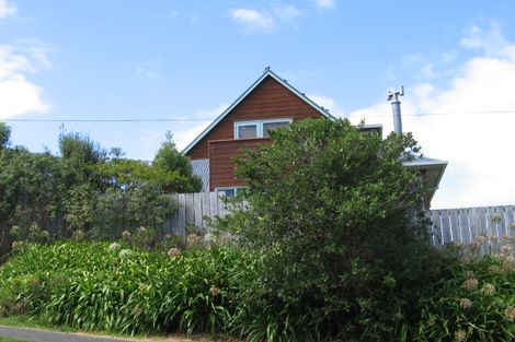Photo of property in 6 Island Bay Road, Beach Haven, Auckland, 0626