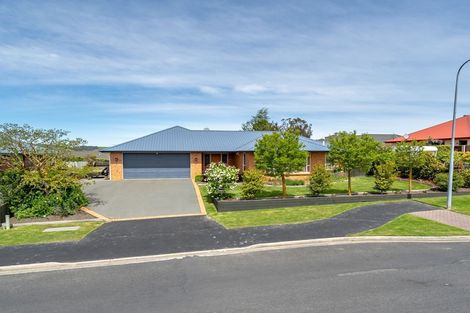 Photo of property in 2 Sunninghurst Drive, Fairfield, Dunedin, 9018