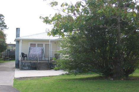 Photo of property in 1/6 Daphne Street, Kelston, Auckland, 0602