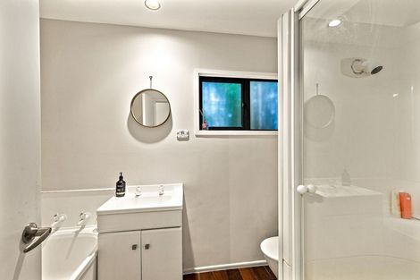 Photo of property in 1/22 Dawnhaven Drive, Te Atatu Peninsula, Auckland, 0610