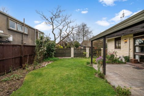 Photo of property in 30 Kingham Place, Avonhead, Christchurch, 8042