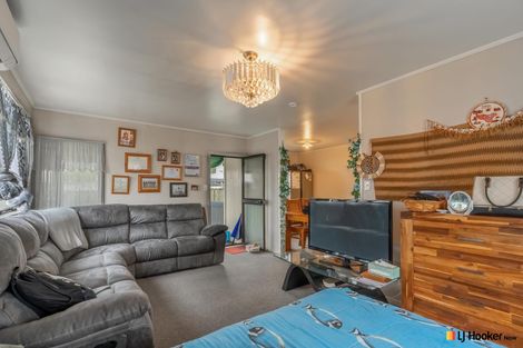 Photo of property in 2/10 Ebenezer Way, Clendon Park, Auckland, 2103