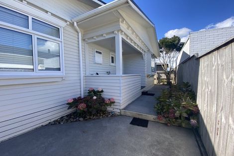 Photo of property in 25a Tukapa Street, Westown, New Plymouth, 4310