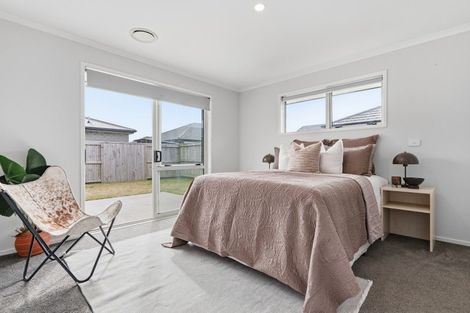 Photo of property in 221 Te Okuroa Drive, Papamoa, 3118