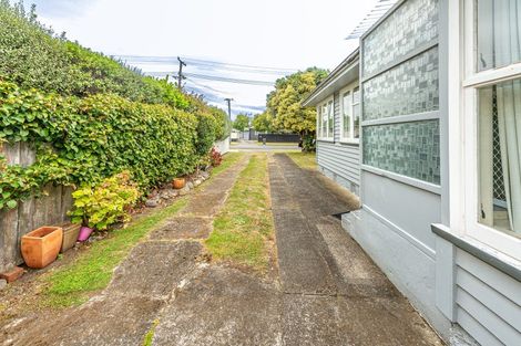 Photo of property in 22 Selwyn Crescent, College Estate, Whanganui, 4500