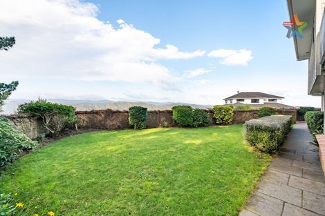 Photo of property in 44 Arahiwi Grove, Tirohanga, Lower Hutt, 5010