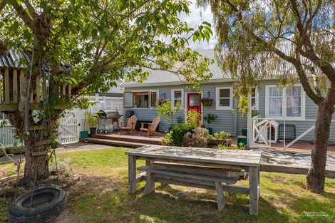 Photo of property in 19 Newcombe Street, Naenae, Lower Hutt, 5011