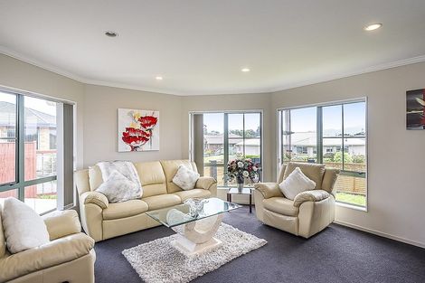 Photo of property in 127 Realm Drive, Paraparaumu, 5032