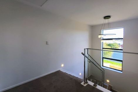 Photo of property in 1/2 Maxwelton Drive, Mairangi Bay, Auckland, 0630