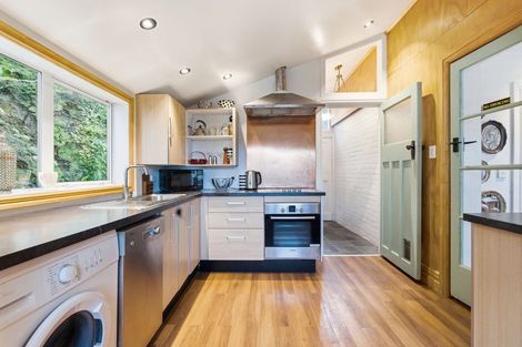 Photo of property in 47 Hawkhurst Road, Lyttelton, 8082