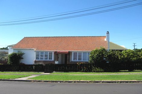 Photo of property in 17 Haverstock Road, Sandringham, Auckland, 1025