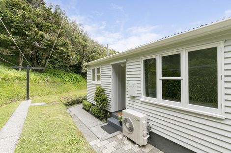 Photo of property in 147 Cockayne Road, Khandallah, Wellington, 6035