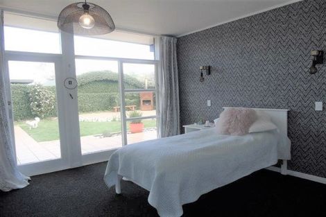 Photo of property in 415 Fergusson Drive, Heretaunga, Upper Hutt, 5018