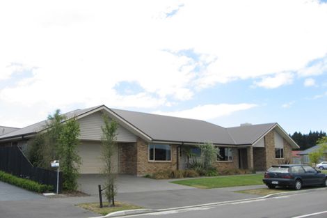 Photo of property in 2 Linkwater Way, Parklands, Christchurch, 8083