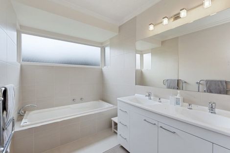 Photo of property in 28 Springfield Crescent, Enderley, Hamilton, 3214