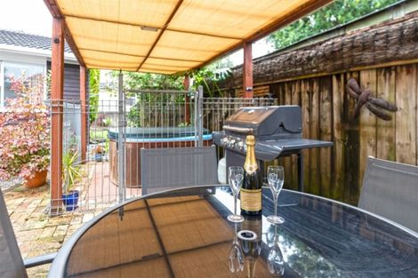 Photo of property in 47 Lantana Road, Green Bay, Auckland, 0604