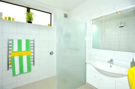 Photo of property in 15 Sawtell Place, Northcote, Christchurch, 8052