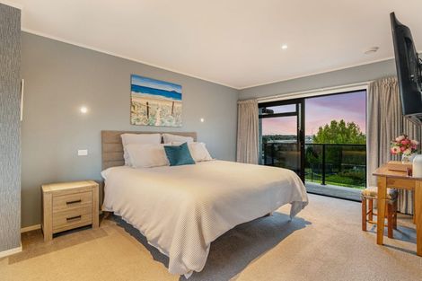 Photo of property in 143 Whangaparaoa Road, Red Beach, 0932