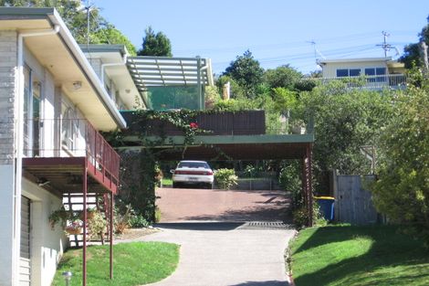 Photo of property in 2/7 Malters Place, Browns Bay, Auckland, 0630