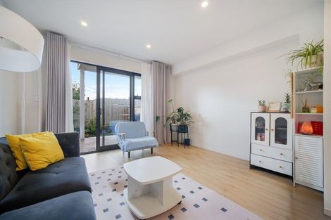 Photo of property in 12d Shamrock Lane, Te Atatu Peninsula, Auckland, 0610