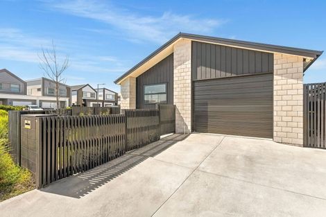 Photo of property in 1 Chrysler Street, Papamoa, 3118